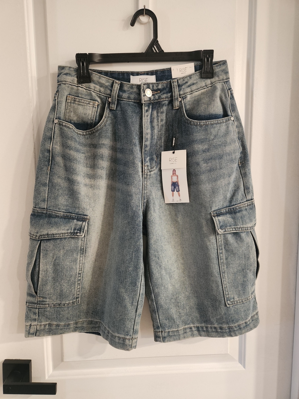 Light Wash Denim Cargo Shorts - Light Blue